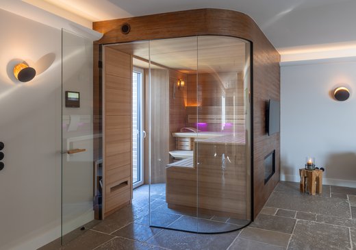 Sauna AURA mit Glasfront